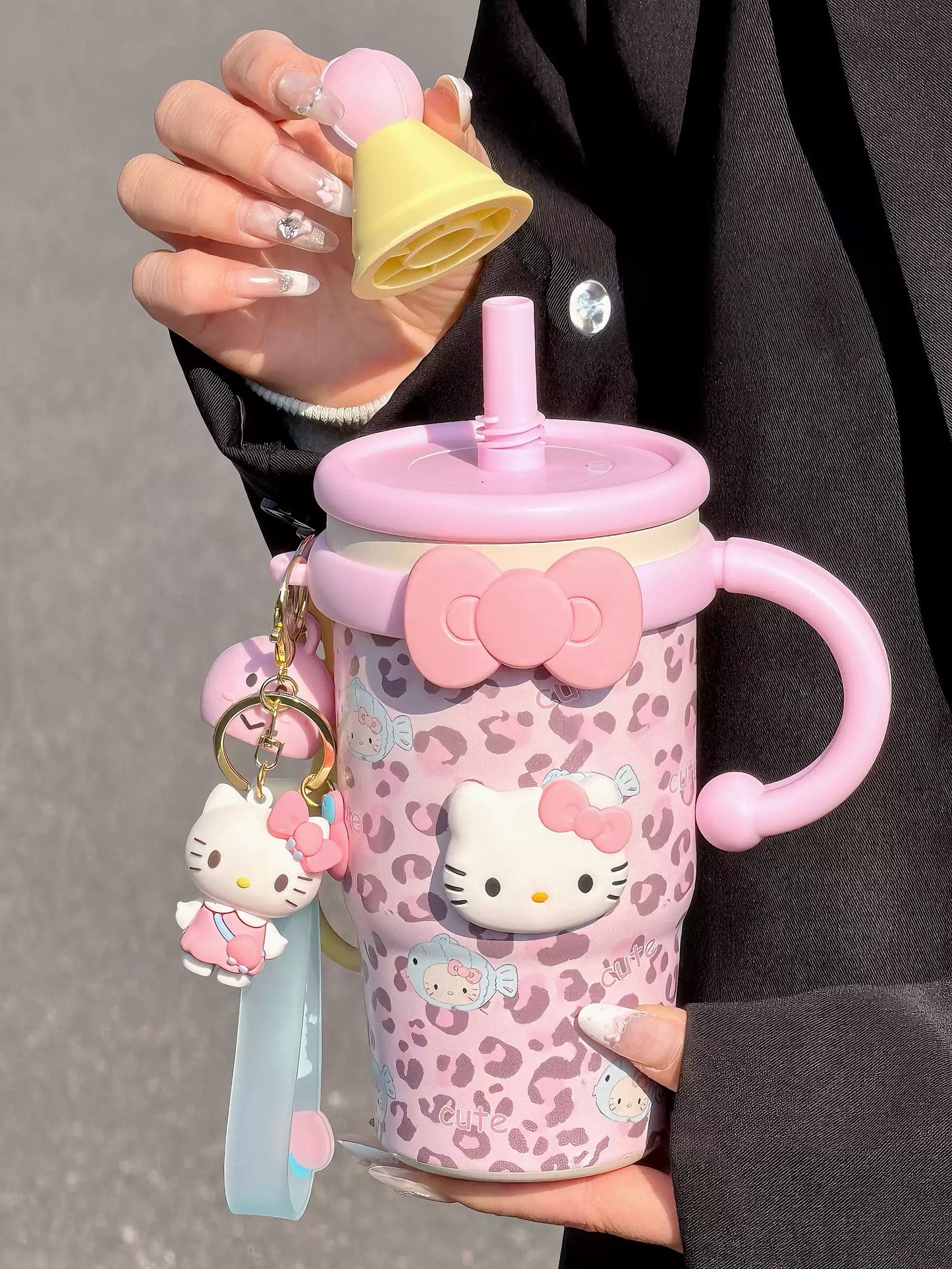 Gamelife  Hello Kitty Water Bottle